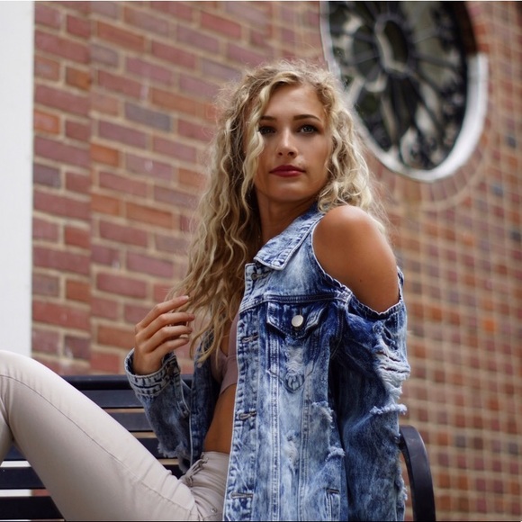 Akira Acid Washed Jean Jacket - Picture 2 of 3